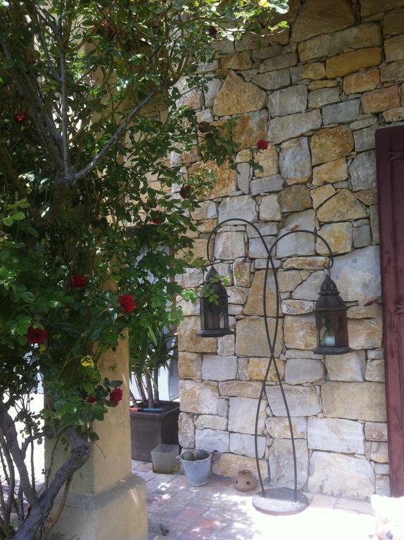 Gite Au Coeur De La Provence & Spa Saint-Cannat Phòng bức ảnh